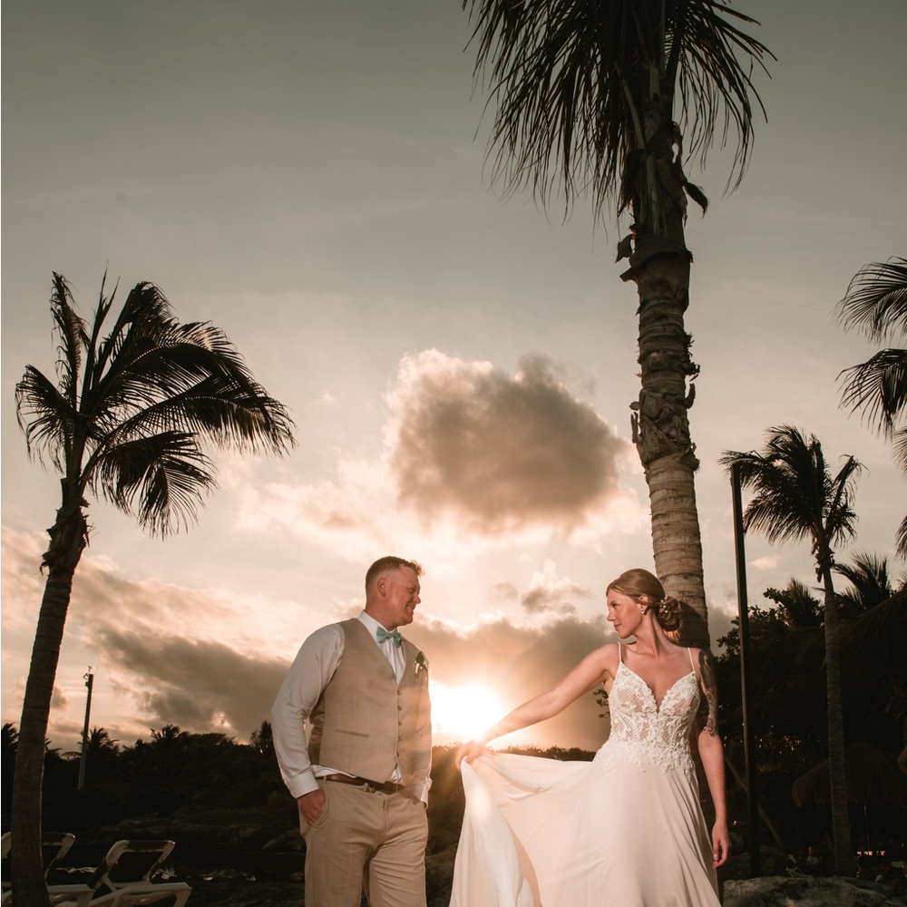 Wedding Dress - size 10 - Maggie Sottero